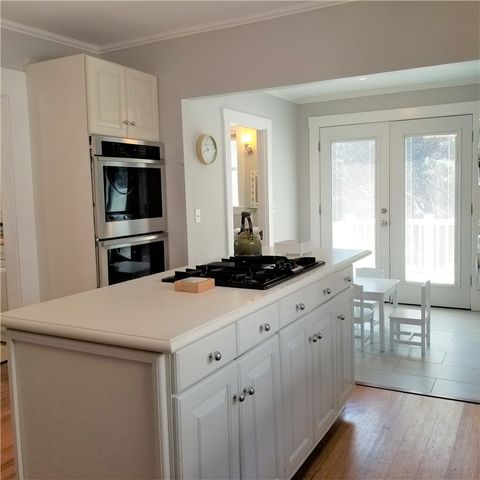 19 Stockholm Street, Newport, RI 02840