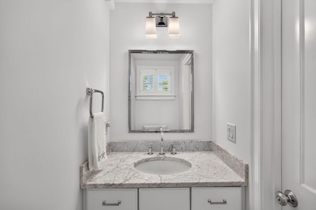 739 Main Street 1E, Chatham, MA 02633