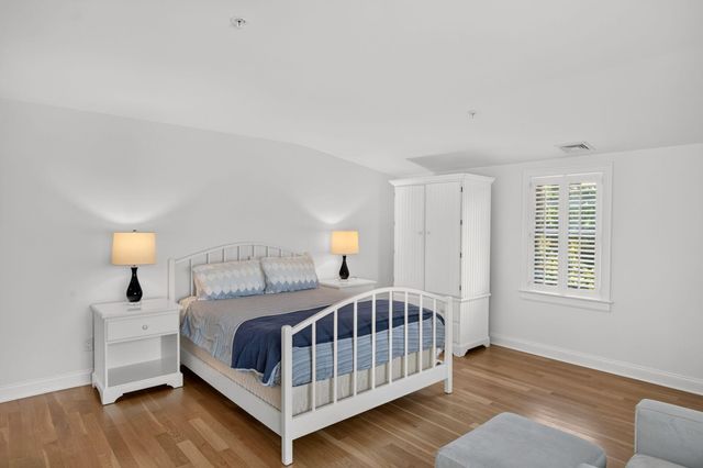 739 Main Street 1E, Chatham, MA 02633