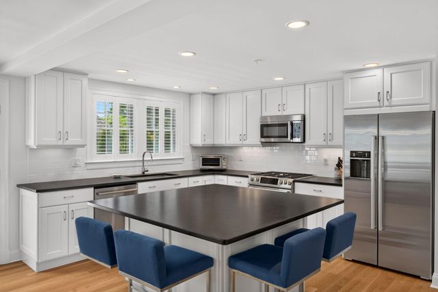 739 Main Street 1E, Chatham, MA 02633