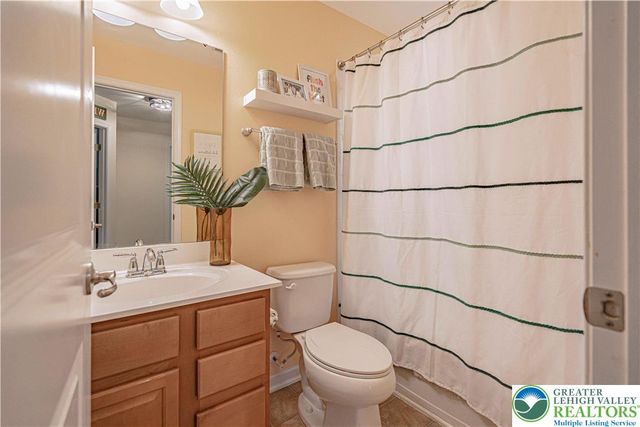 1856 Alamingo Drive, Milford Twp, PA 18951