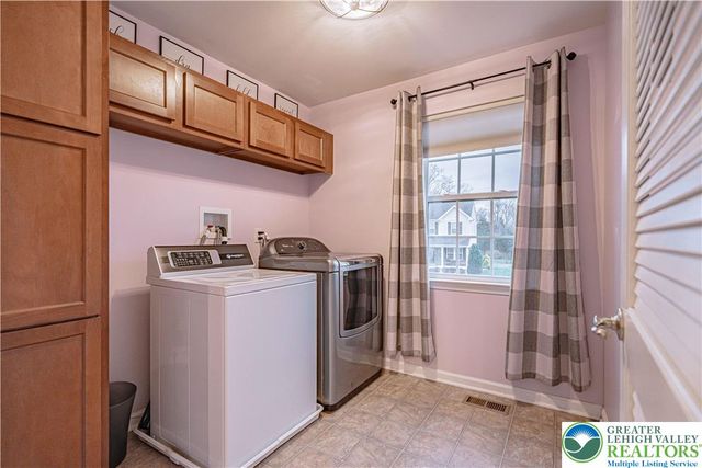 1856 Alamingo Drive, Milford Twp, PA 18951