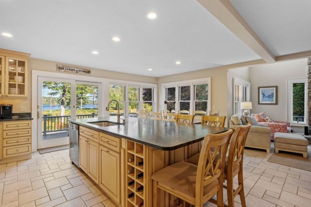 14 Island View Drive, Moultonborough, NH 03254