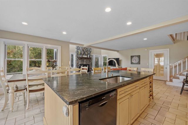 14 Island View Drive, Moultonborough, NH 03254
