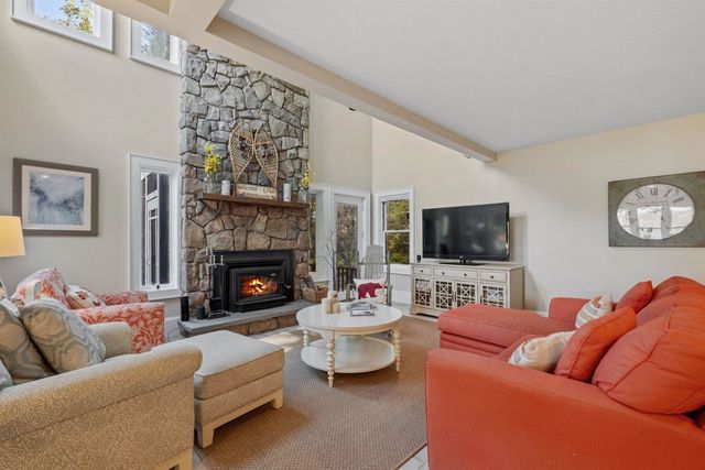 14 Island View Drive, Moultonborough, NH 03254