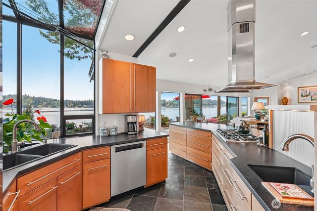 7602 Fairwind Lane NW, Gig Harbor, WA 98335