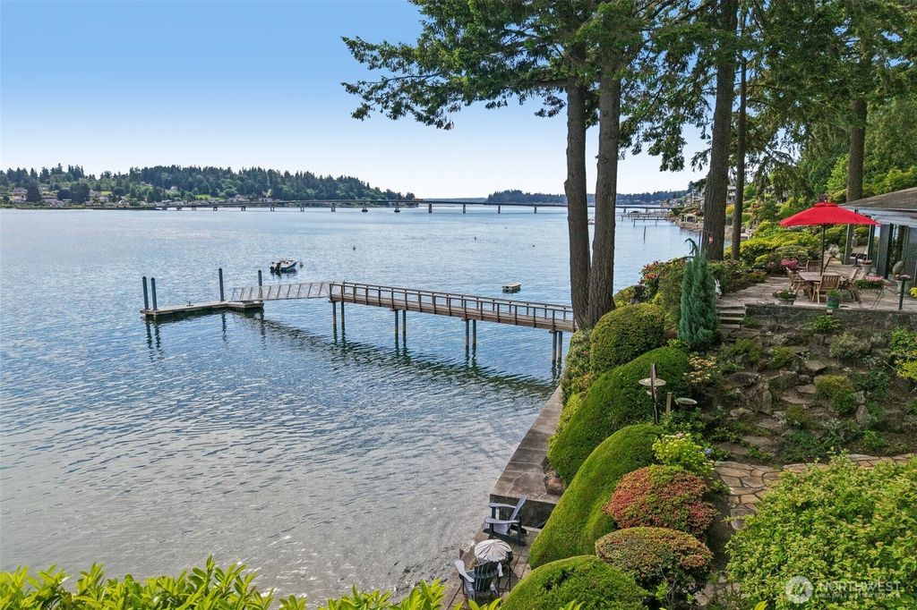 7602 Fairwind Lane NW, Gig Harbor, WA 98335