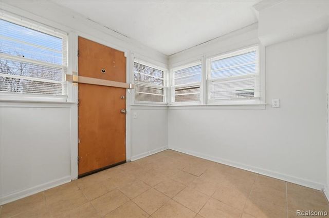 20620 Regent Drive, Detroit, MI 48205