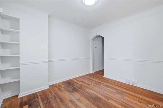 20620 Regent Drive, Detroit, MI 48205