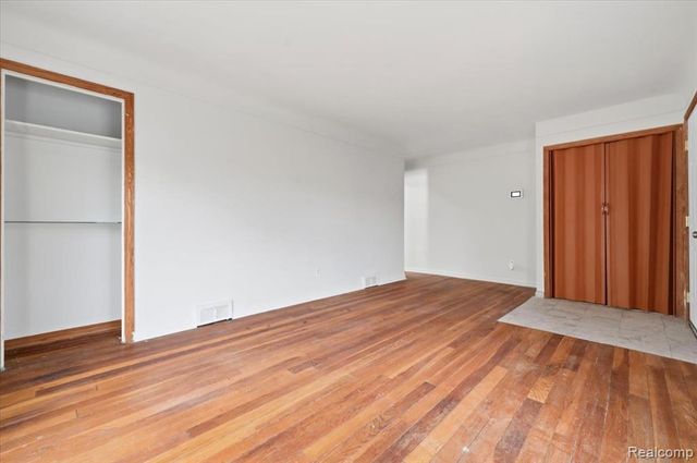 20620 Regent Drive, Detroit, MI 48205