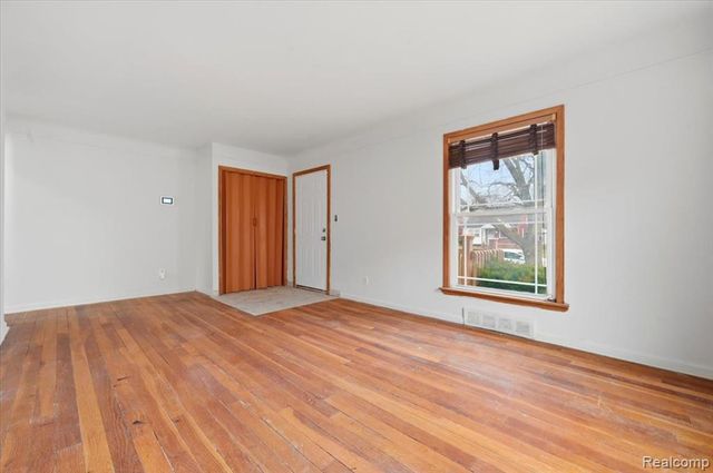 20620 Regent Drive, Detroit, MI 48205