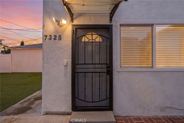 7323 Camellia Avenue, North Hollywood, CA 91605