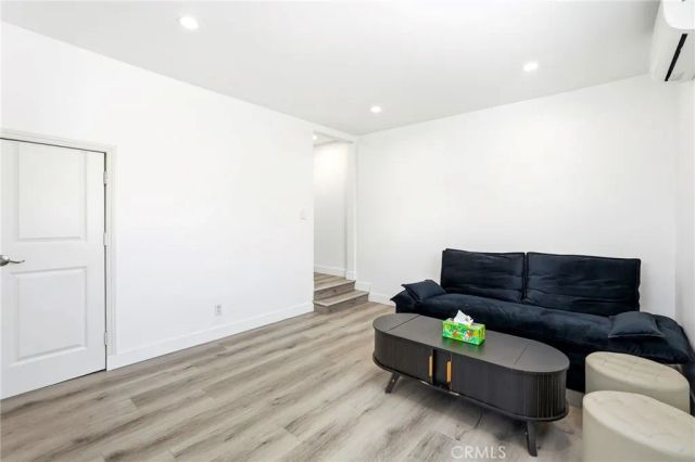 7323 Camellia Avenue, North Hollywood, CA 91605