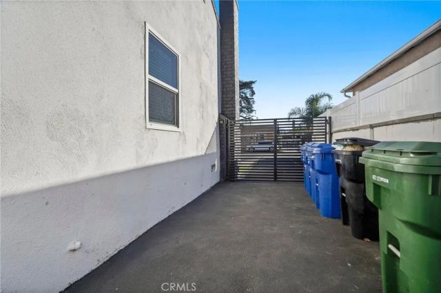 7323 Camellia Avenue, North Hollywood, CA 91605