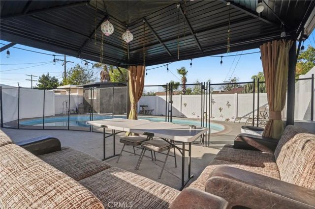 7323 Camellia Avenue, North Hollywood, CA 91605
