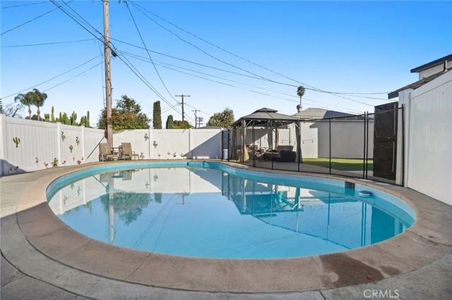 7323 Camellia Avenue, North Hollywood, CA 91605