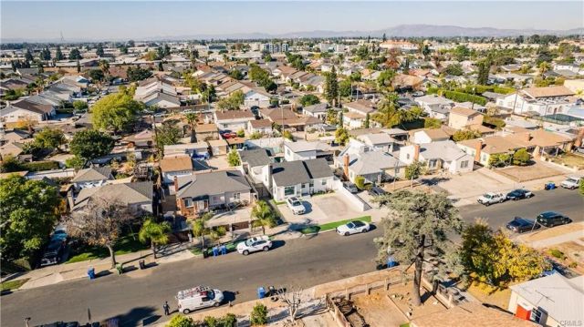 7323 Camellia Avenue, North Hollywood, CA 91605