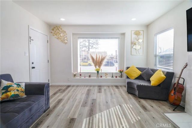 7323 Camellia Avenue, North Hollywood, CA 91605
