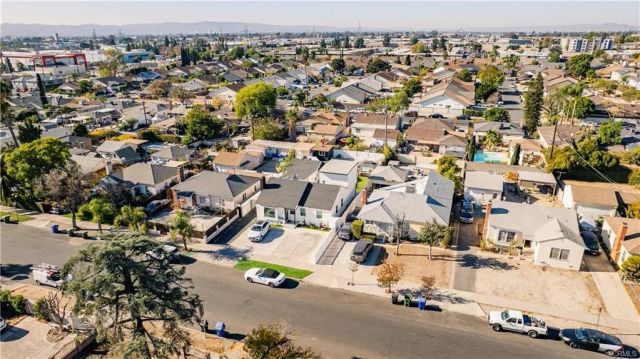 7323 Camellia Avenue, North Hollywood, CA 91605