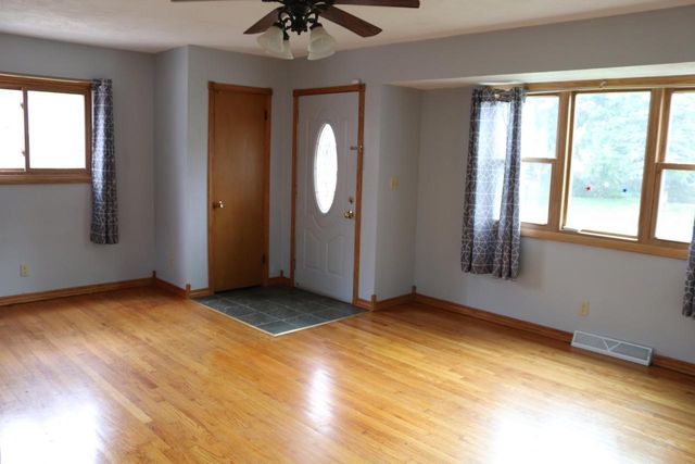 N94W16478 Cumberland ROAD, Menomonee Falls, WI 53051