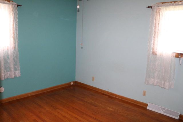 N94W16478 Cumberland ROAD, Menomonee Falls, WI 53051