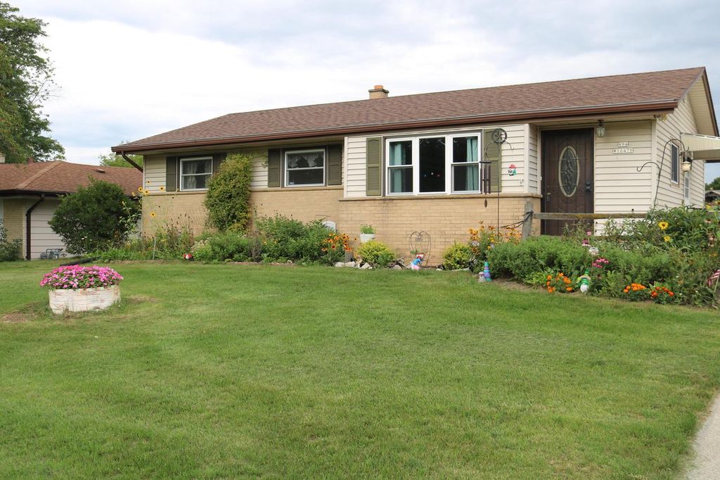 N94W16478 Cumberland ROAD, Menomonee Falls, WI 53051