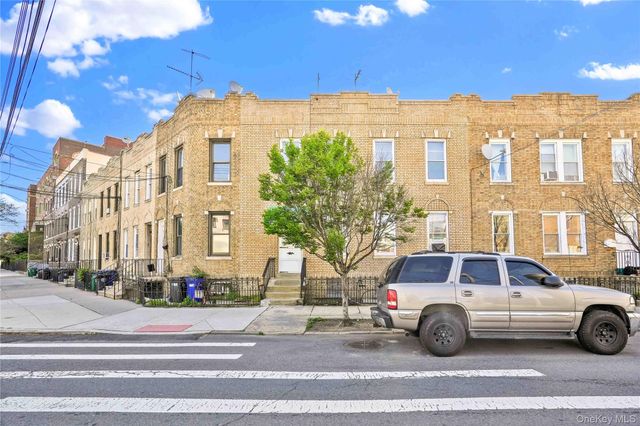 4201 Newtown Road, Astoria, NY 11103