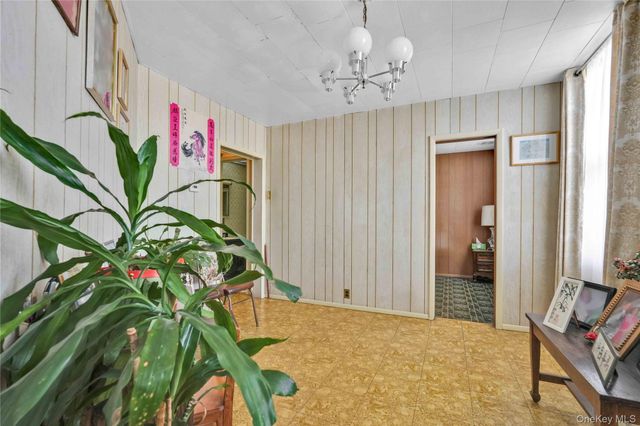 4201 Newtown Road, Astoria, NY 11103