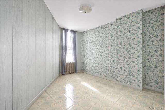 4201 Newtown Road, Astoria, NY 11103