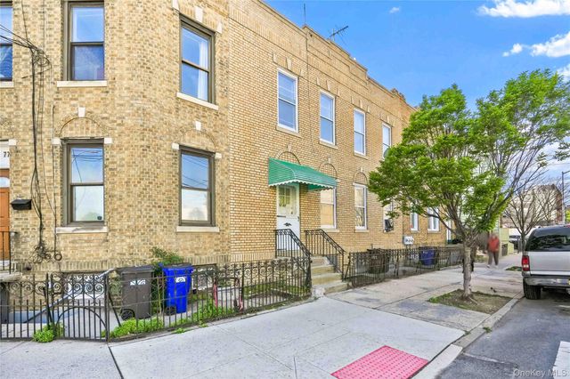4201 Newtown Road, Astoria, NY 11103