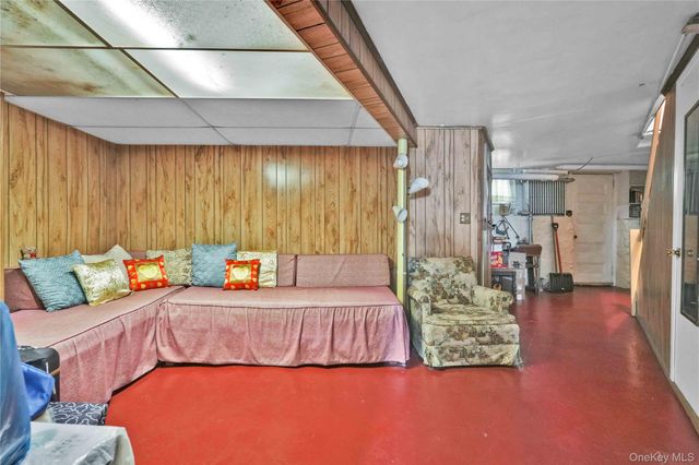 4201 Newtown Road, Astoria, NY 11103