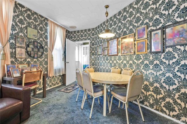 4201 Newtown Road, Astoria, NY 11103