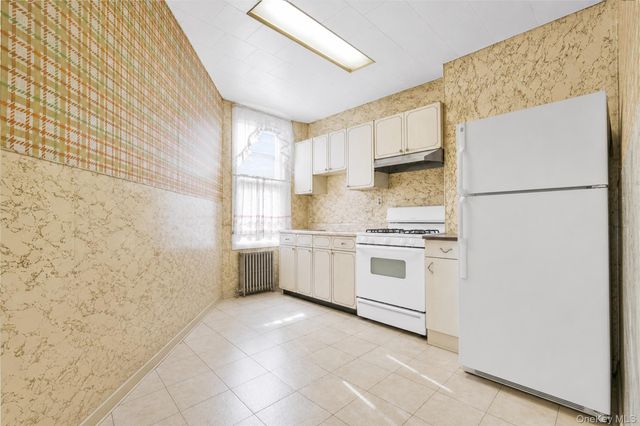 4201 Newtown Road, Astoria, NY 11103
