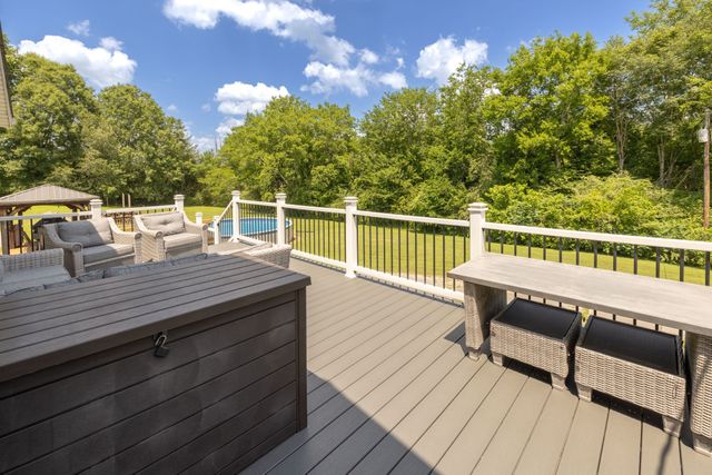 34 Dunn Rd, Leoma, TN 38468