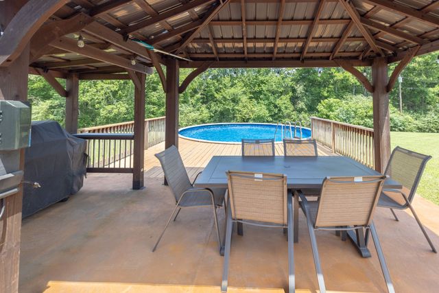 34 Dunn Rd, Leoma, TN 38468
