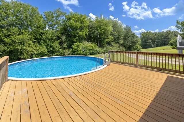 34 Dunn Rd, Leoma, TN 38468
