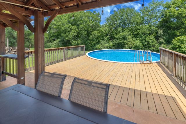 34 Dunn Rd, Leoma, TN 38468