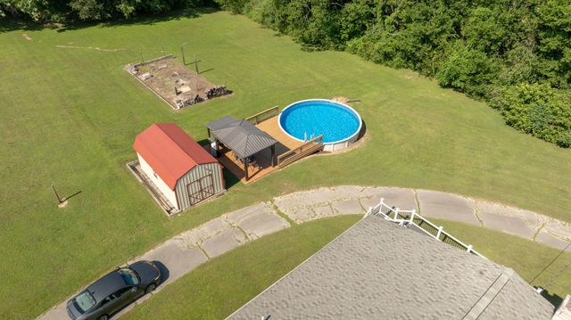 34 Dunn Rd, Leoma, TN 38468