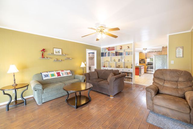 34 Dunn Rd, Leoma, TN 38468
