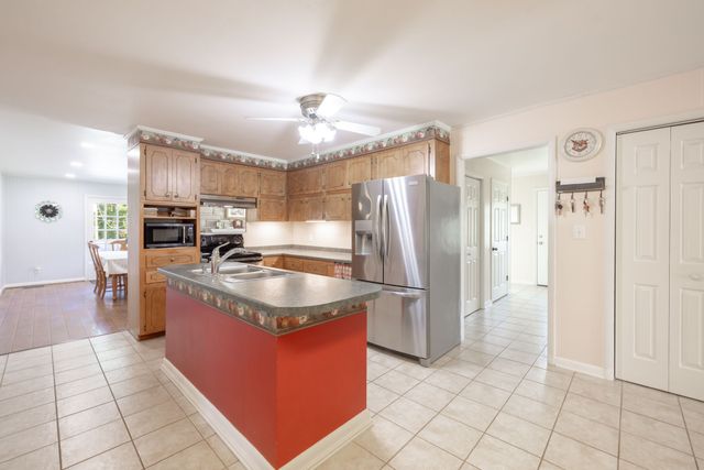34 Dunn Rd, Leoma, TN 38468