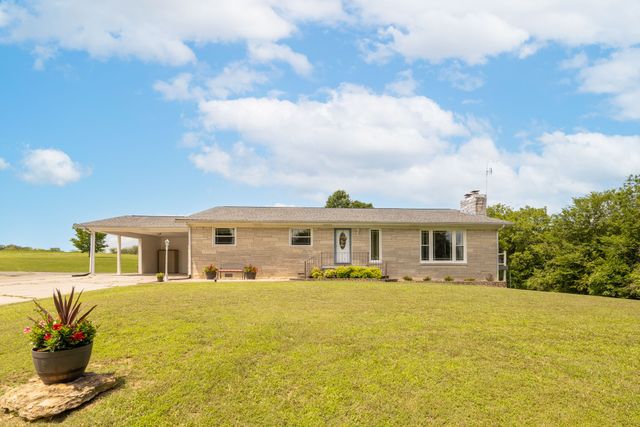 34 Dunn Rd, Leoma, TN 38468