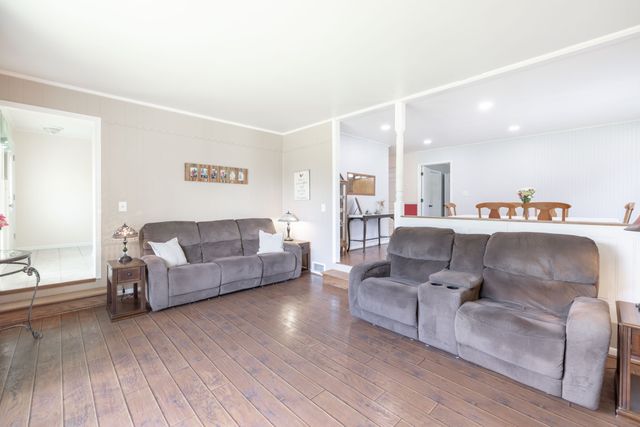 34 Dunn Rd, Leoma, TN 38468