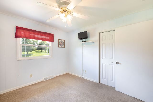 34 Dunn Rd, Leoma, TN 38468