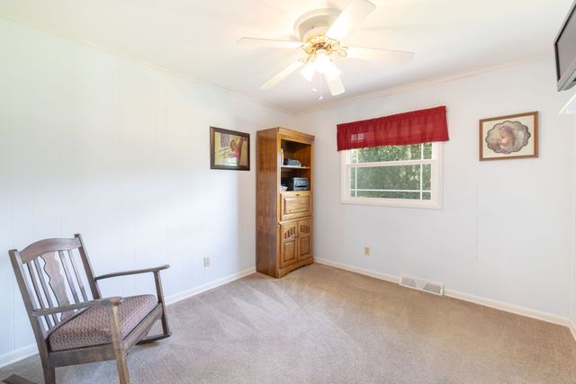 34 Dunn Rd, Leoma, TN 38468