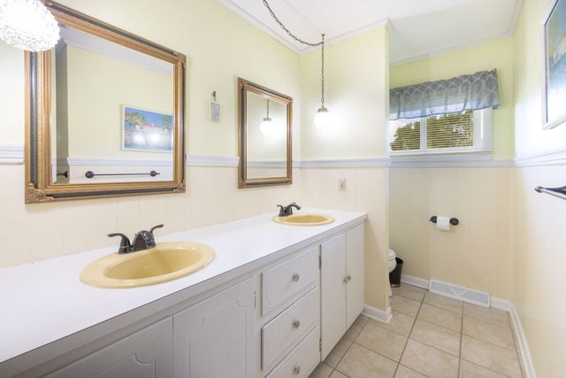 34 Dunn Rd, Leoma, TN 38468