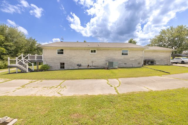 34 Dunn Rd, Leoma, TN 38468