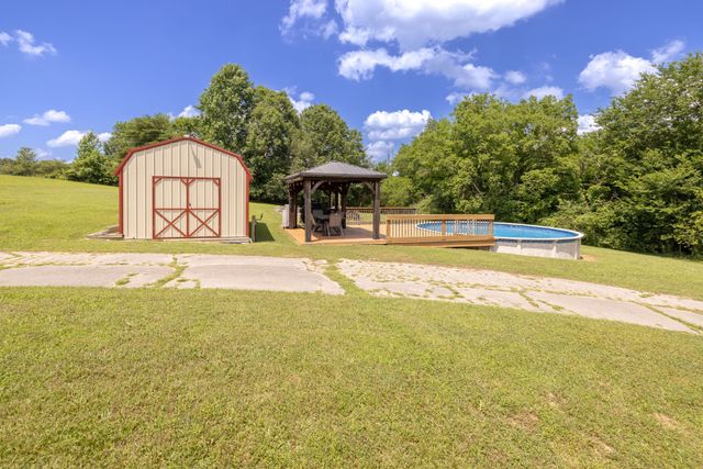 34 Dunn Rd, Leoma, TN 38468
