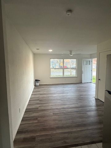 1302 Stone Drive, Irving, TX 75061