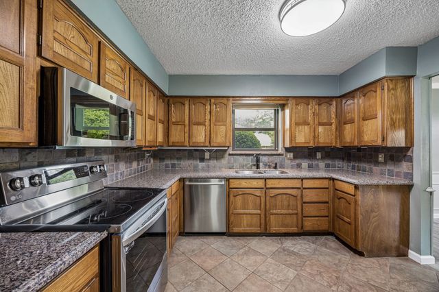 806 Glenn Drive, Euless, TX 76039