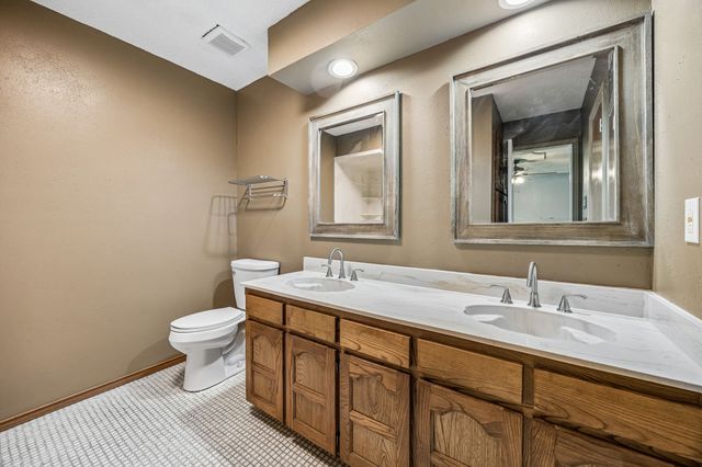 806 Glenn Drive, Euless, TX 76039